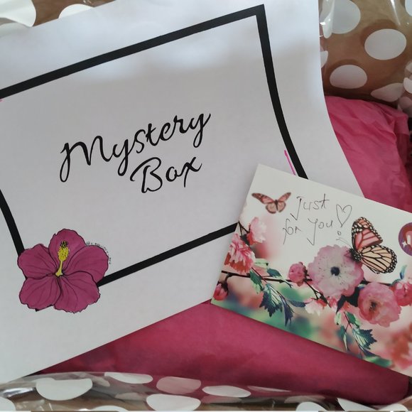 🎄Christmas Blind Mystery Surprise Gift Box 10 items🎁 - Picture 2 of 8